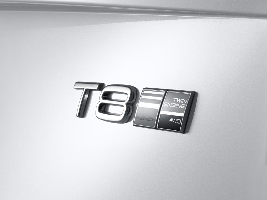 Логотип Volvo S90 T8 Inscription 2016 года  (WW) (фото 7 из 8)
